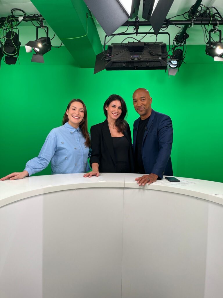 Peut-on encore créer des portraits intimes dans un monde saturé d’images ?